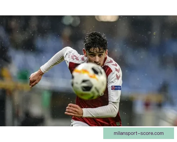 塞维新帅莫派遭弃用冬窗唯一新援引发争议新政初显